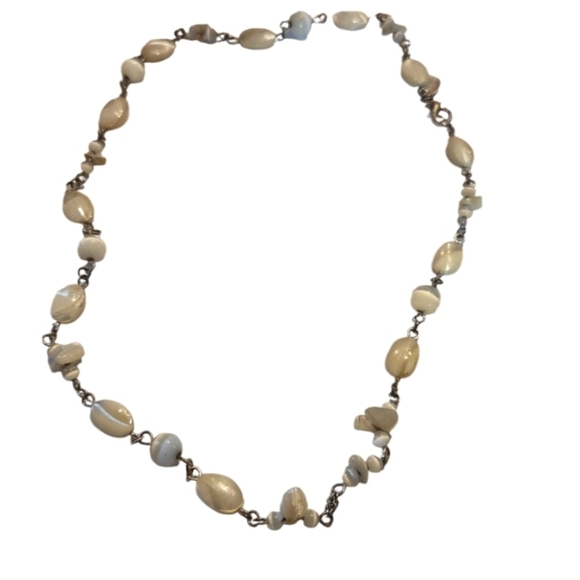 Jewelry - Vintage Mother Of Pearl White Tiger Eye Bead Elegant Cream Necklace